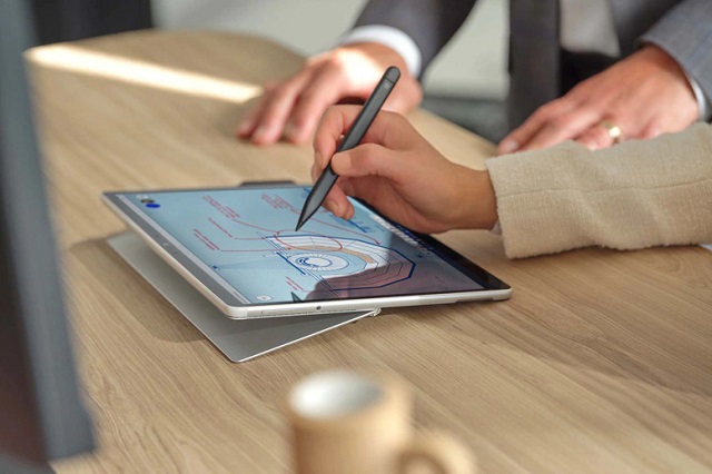 Microsoft Surface pro 8 tablet para desenhar com caneta
